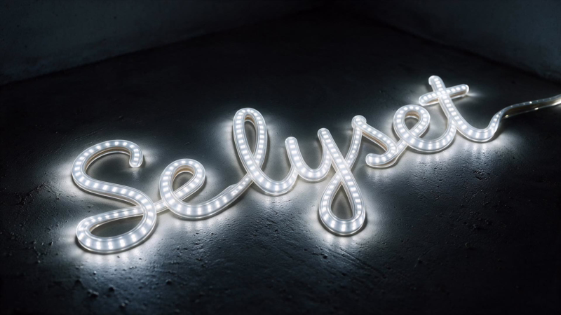Se lyset med en LED-kabeltromle fra STROXX--image